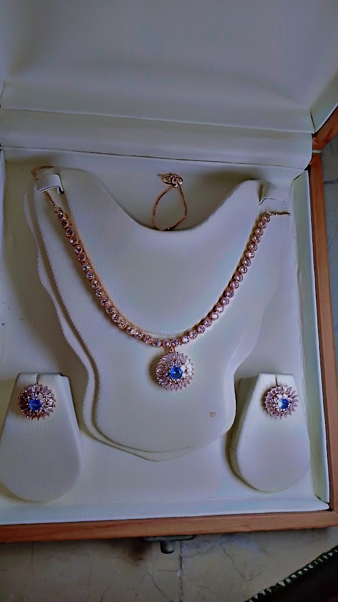 ๐ Elegant Jewelry Set (Necklace+ Earrings) ๐๐