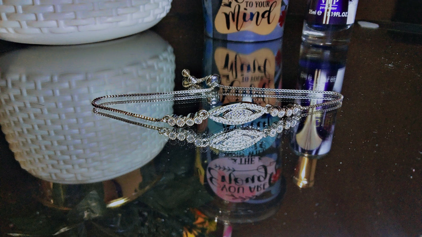 ⭐ Luxurious Gemstone Silver Bracelet 💎