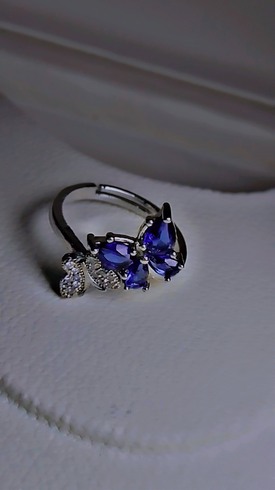 💎 Elegant Butterfly Adjustable Ring 💍 (Base Options: Gold / Silver)