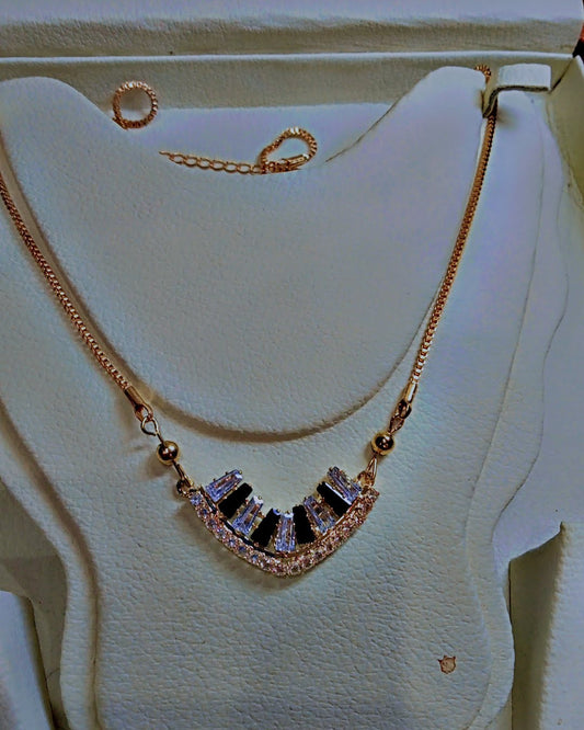 ✨ Luxe Crystal Trendy Necklace 💎