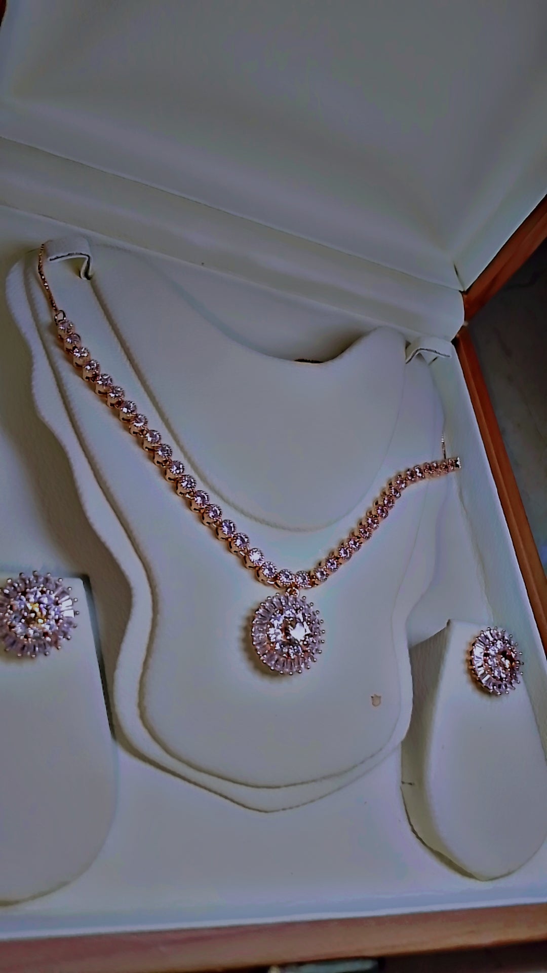💎 Elegant Jewelry Set (Necklace+ Earrings) 🌙💌