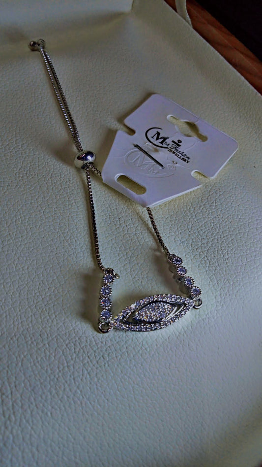 ⭐ Luxurious Gemstone Silver Bracelet 💎
