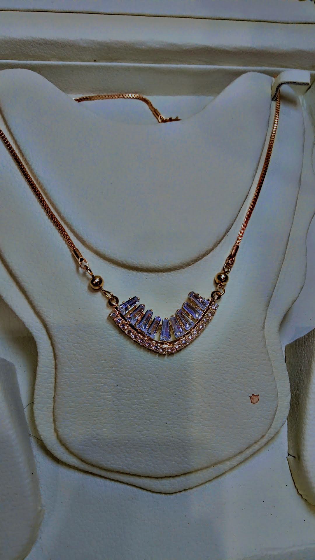 ✨ Luxe Crystal Trendy Necklace 💎
